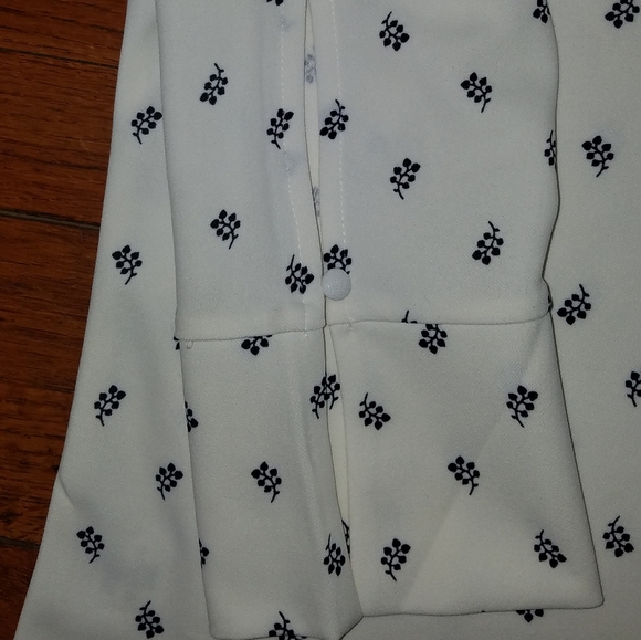 Blouse - Picture 2 of 3